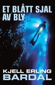 Bokanmeldelse: Et blått sjal av bly av Kjell Erling Bardal
