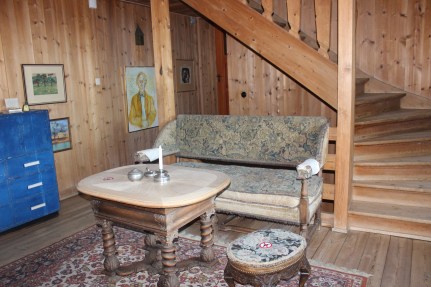 hall-utenfor-storstuen